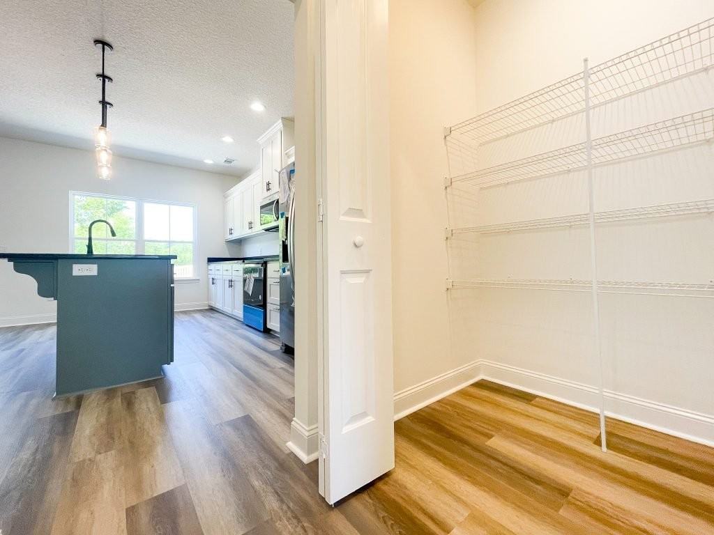 549 Meloney Dr - Photo 5 of 30