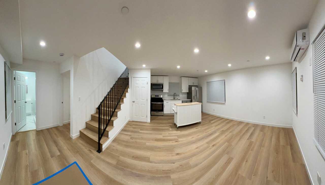 18654 Runnymede St #1-2 - Photo 2 of 12