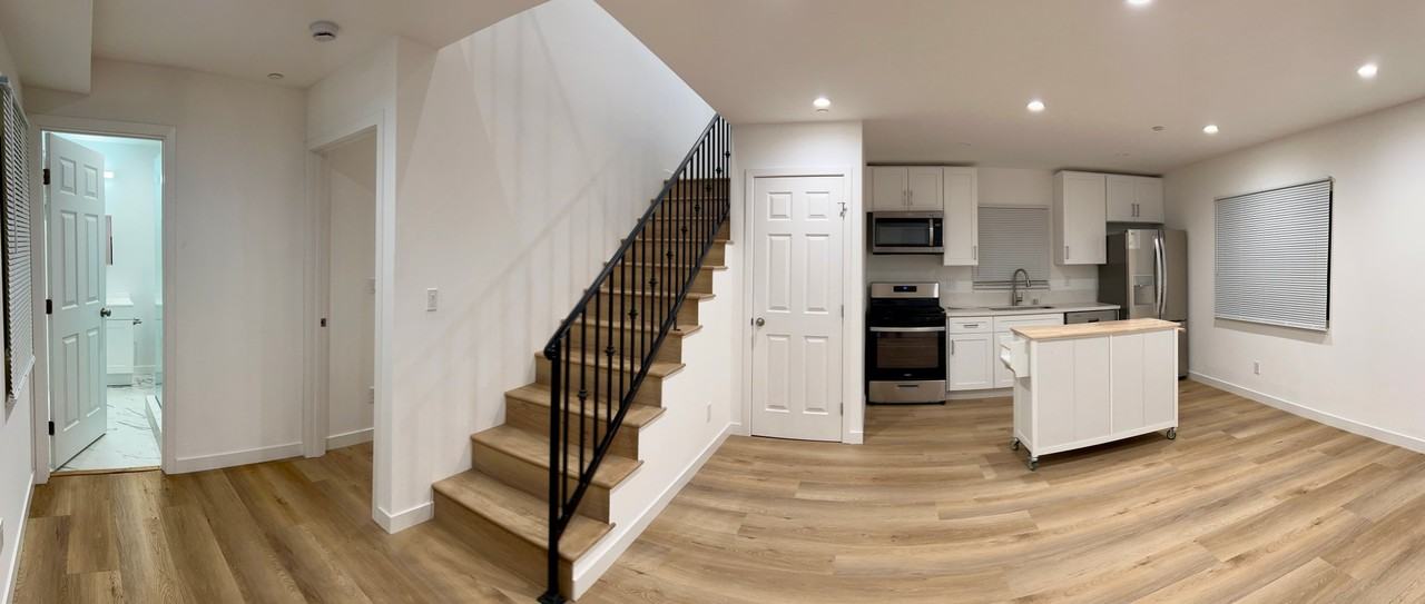 18654 Runnymede St #1-2 - Photo 3 of 12