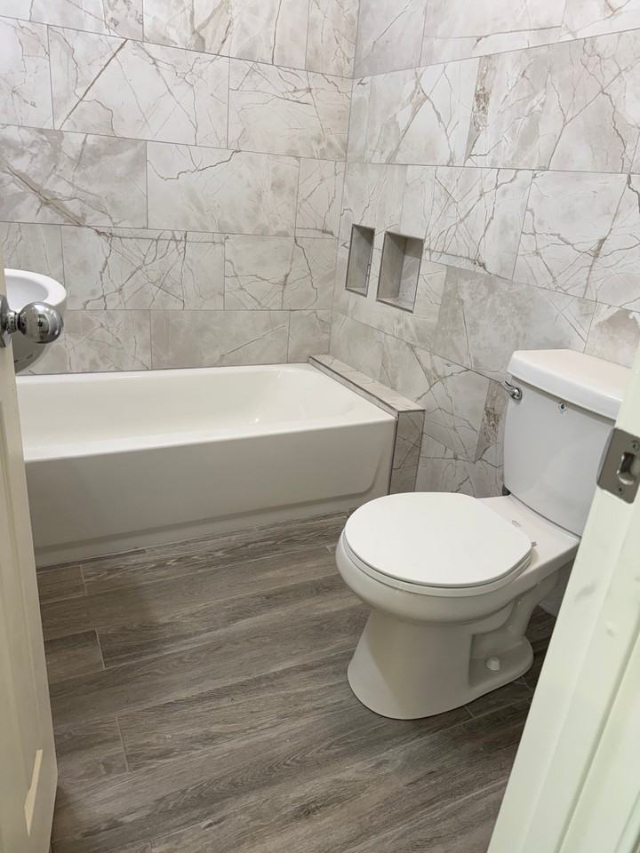 220 S Valley Center Ave Unit A - Photo 6 of 9