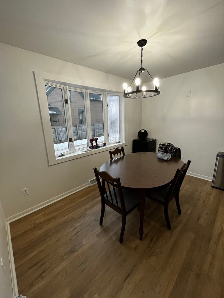 2115 Wiemann Ave - Photo 2 of 10