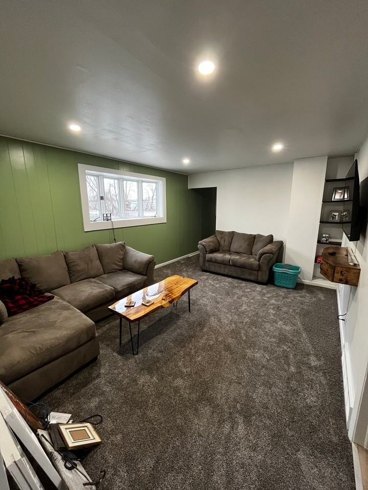 2115 Wiemann Ave - Photo 6 of 10