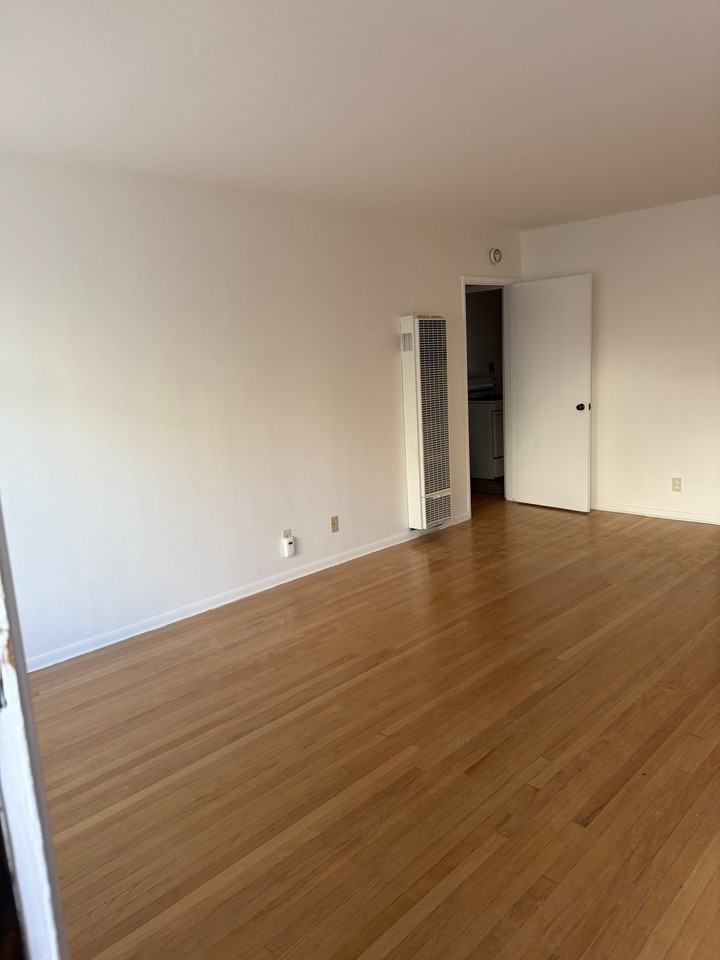 918 W Huntington Dr #J - Photo 2 of 14