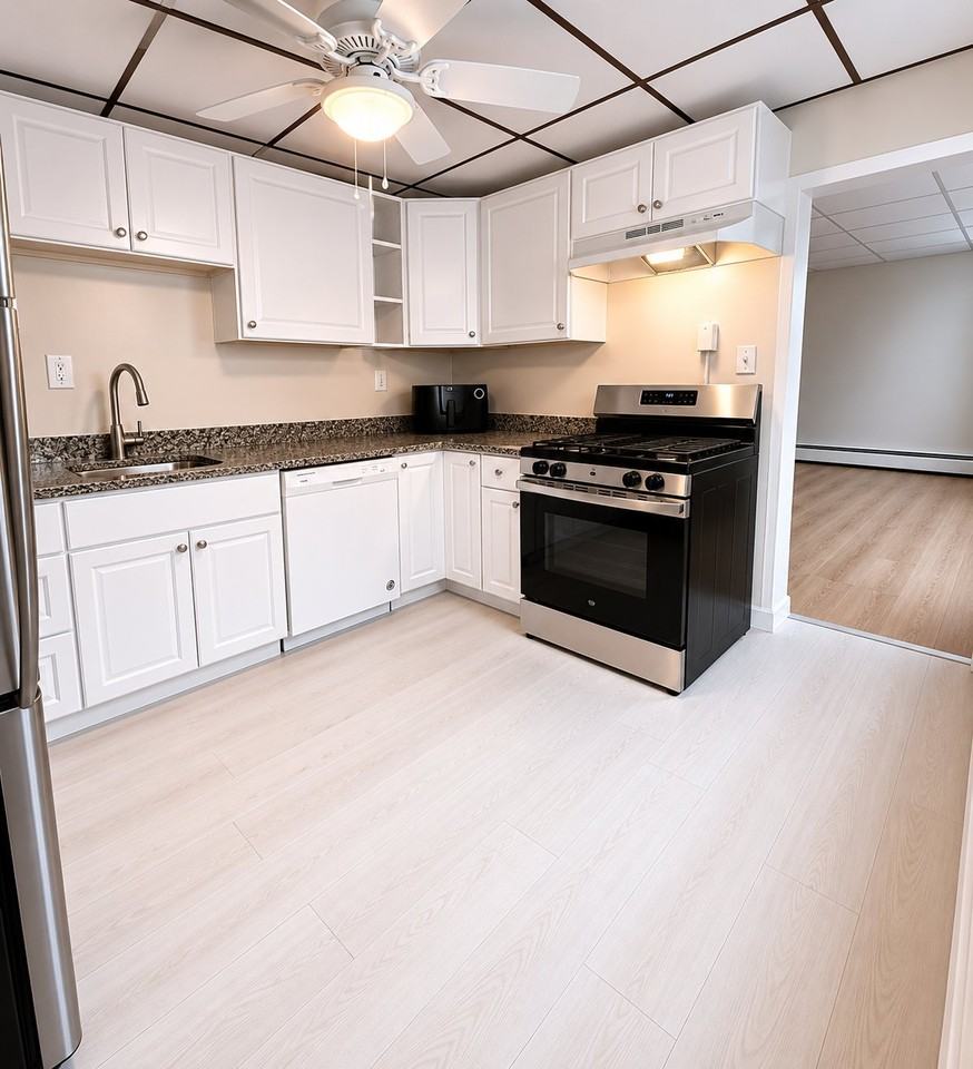 61 N Linwood Ave #1B - Photo 3 of 7