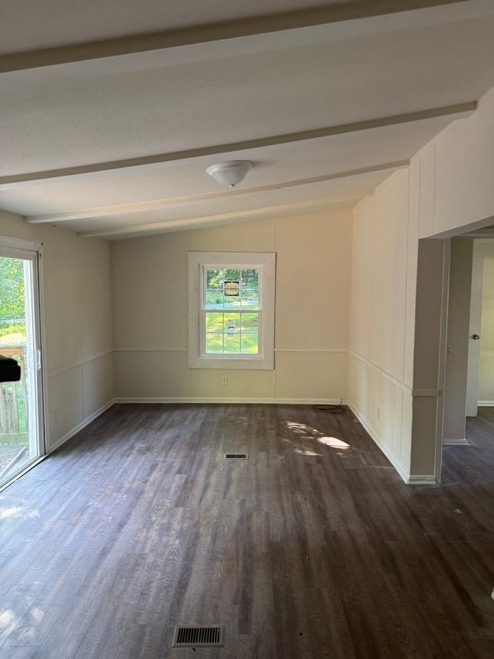 245 Deerfoot Rd - Photo 2 of 12