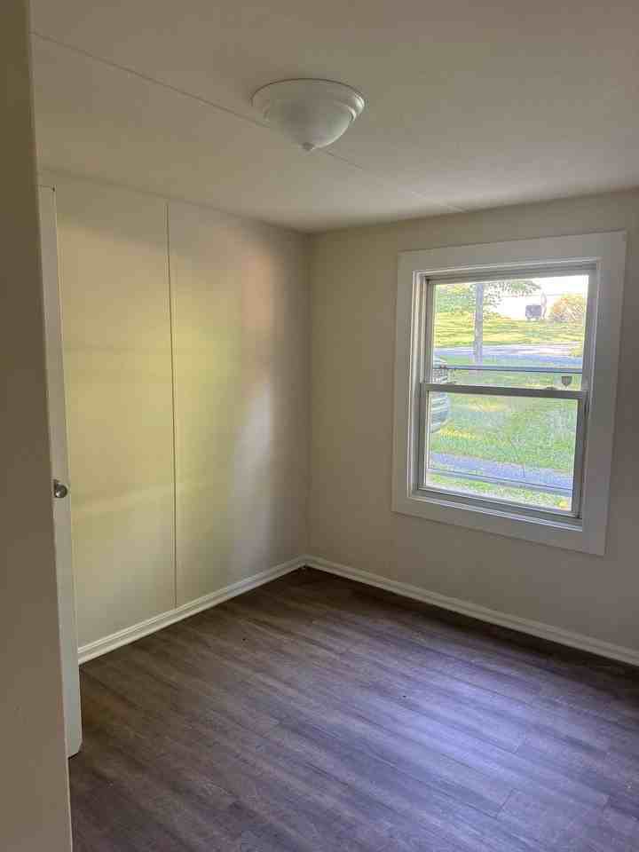 245 Deerfoot Rd - Photo 3 of 12