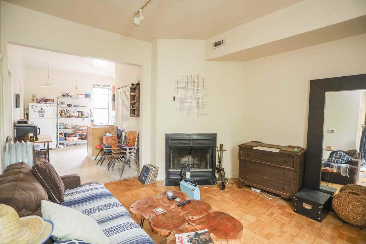 1454 W Erie St #2W - Photo 5 of 18