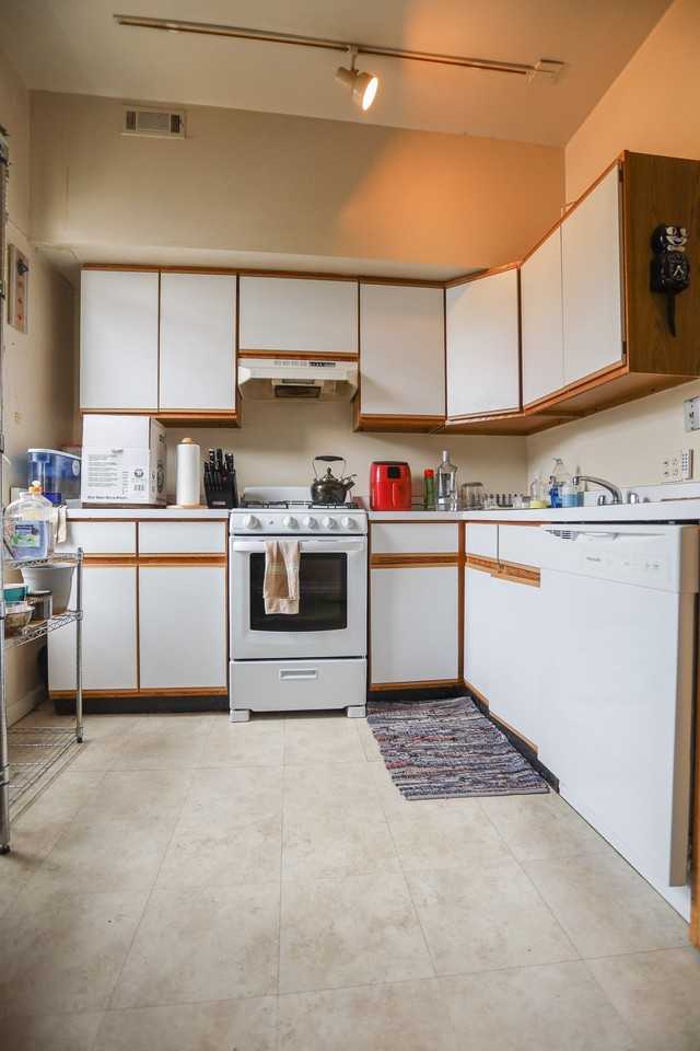 1454 W Erie St #2W - Photo 6 of 18