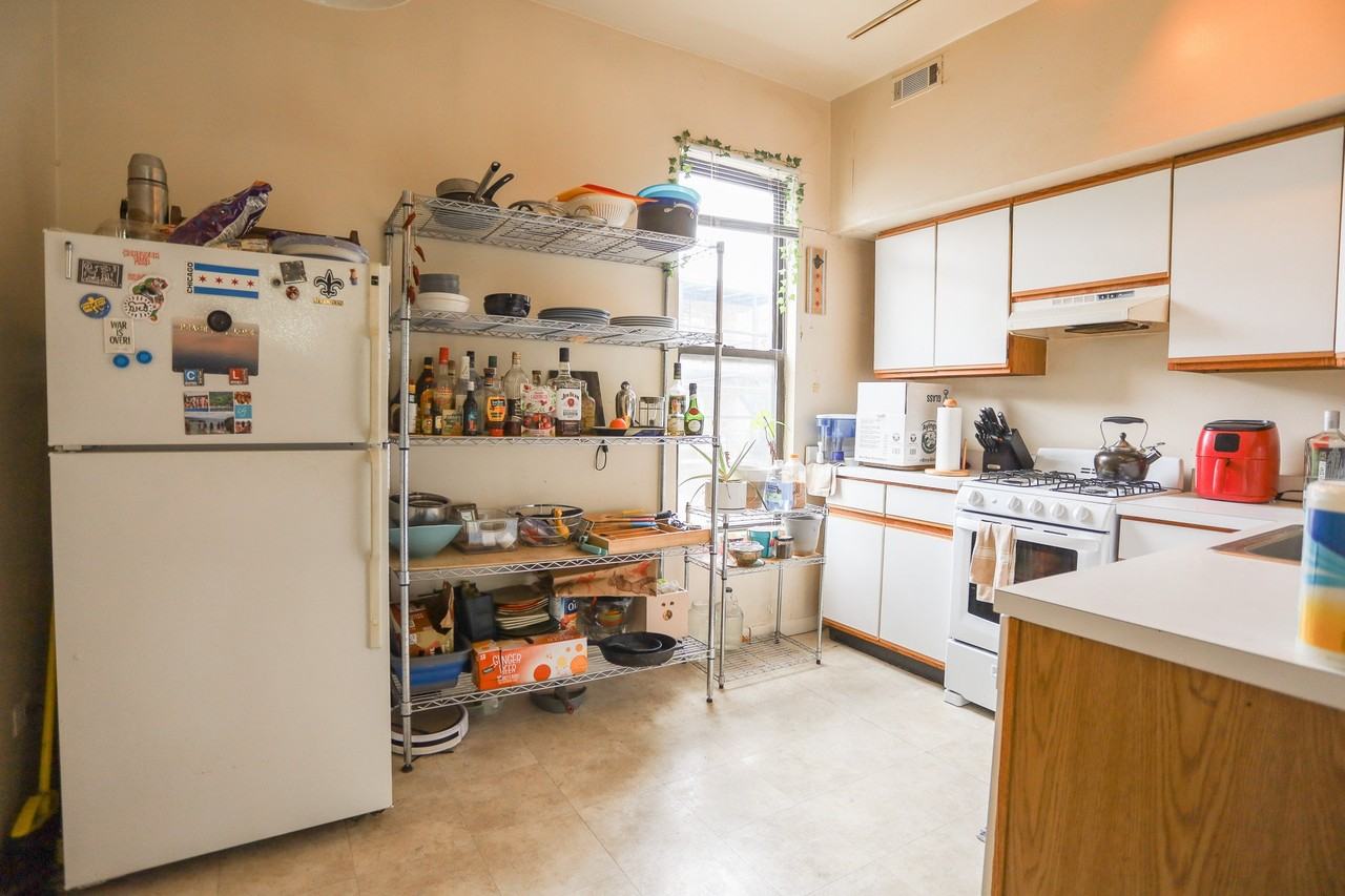 1454 W Erie St #2W - Photo 7 of 18