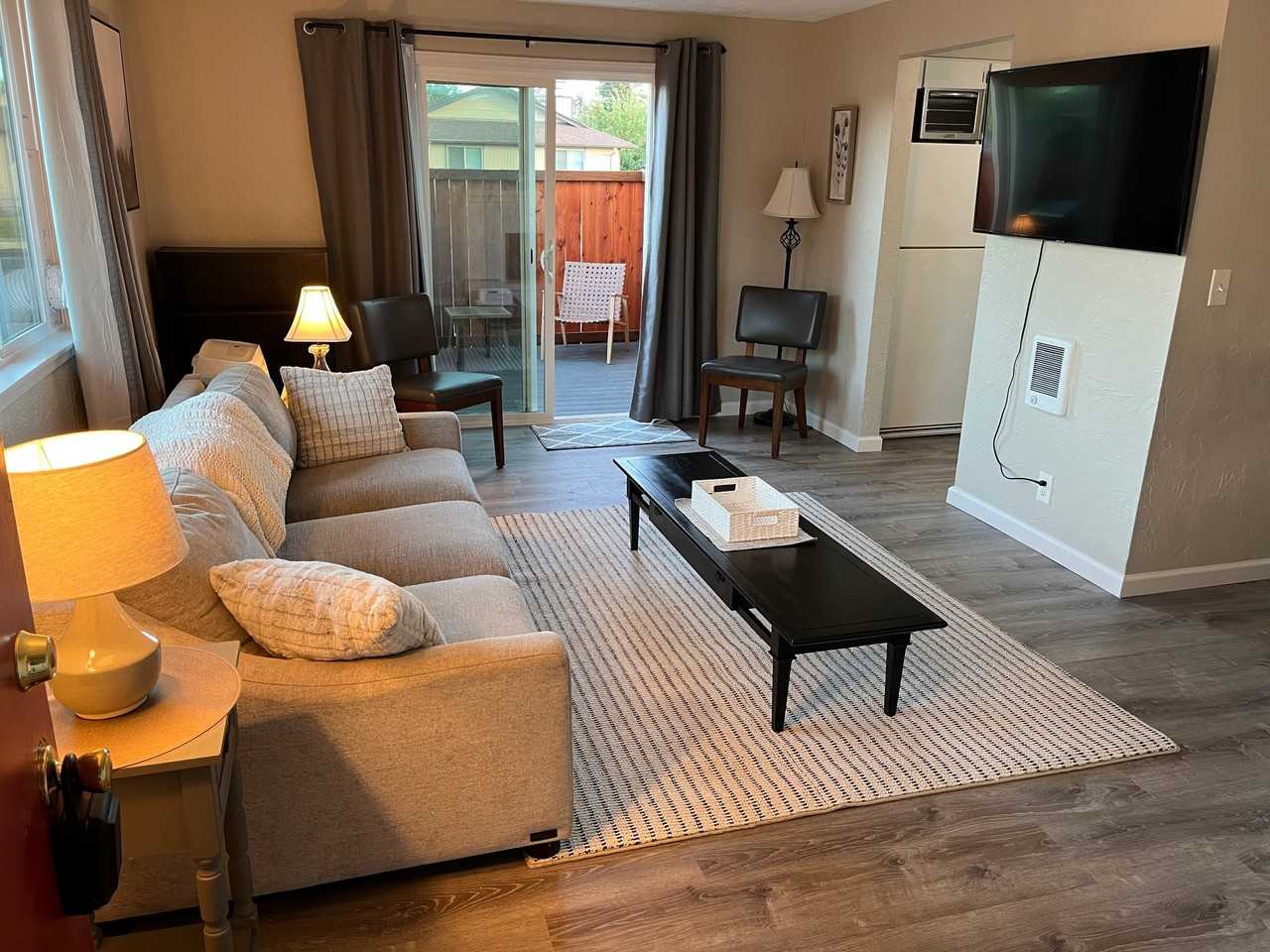 520 38th Pl - Photo 2 of 6