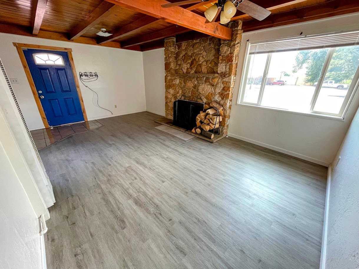 314 S Main Ave - Photo 3 of 17
