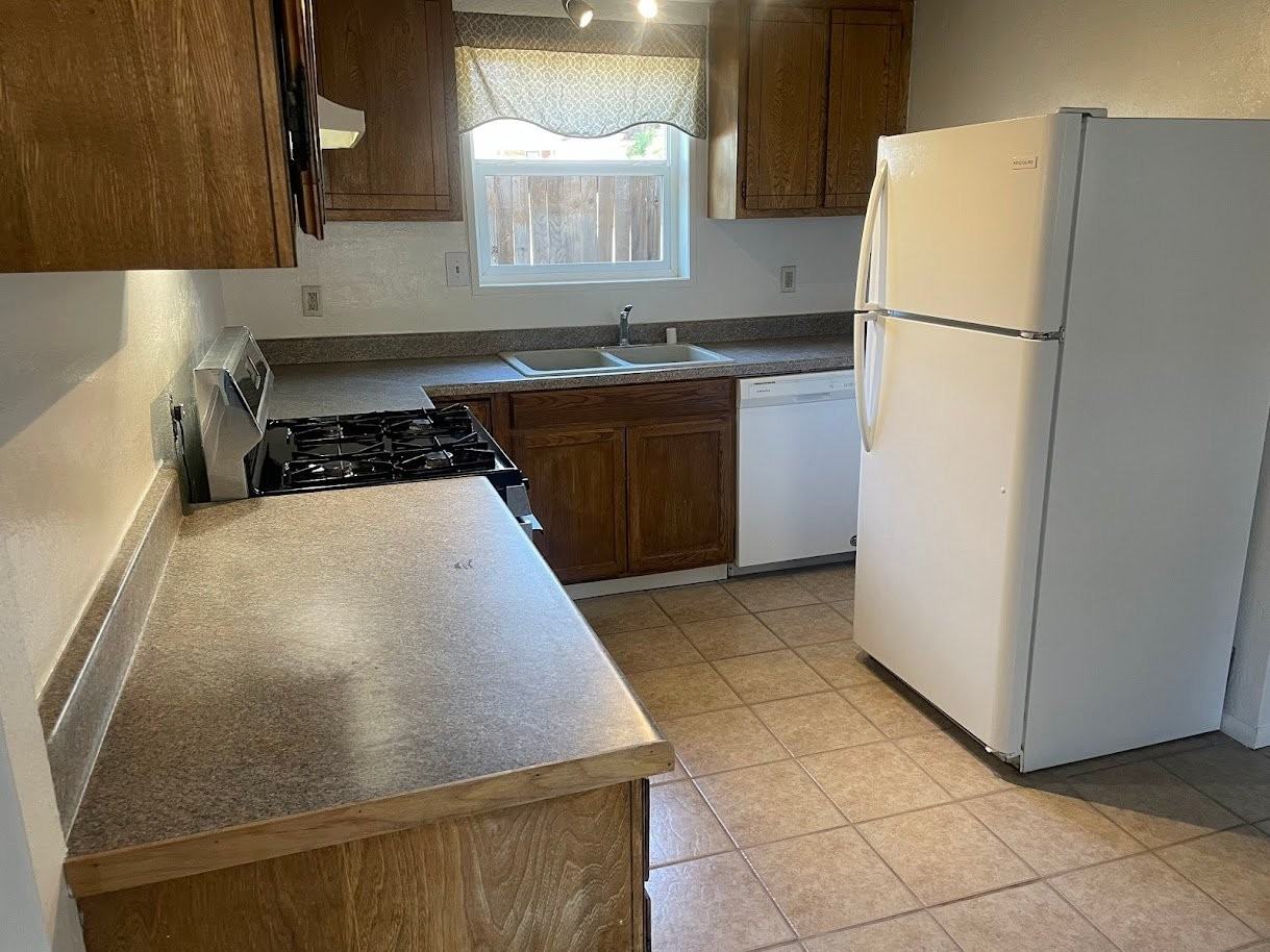 314 S Main Ave - Photo 6 of 17
