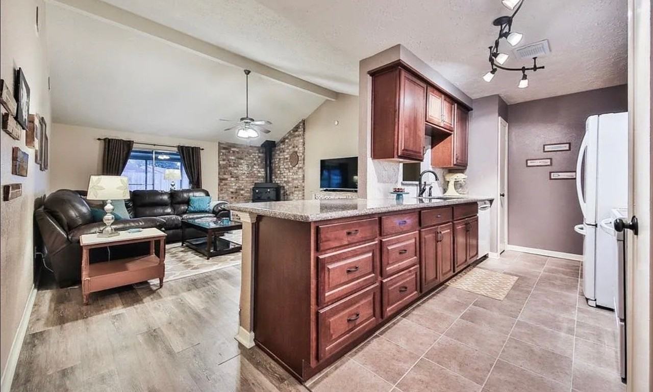 22822 Capitol Landing Ln - Photo 7 of 11