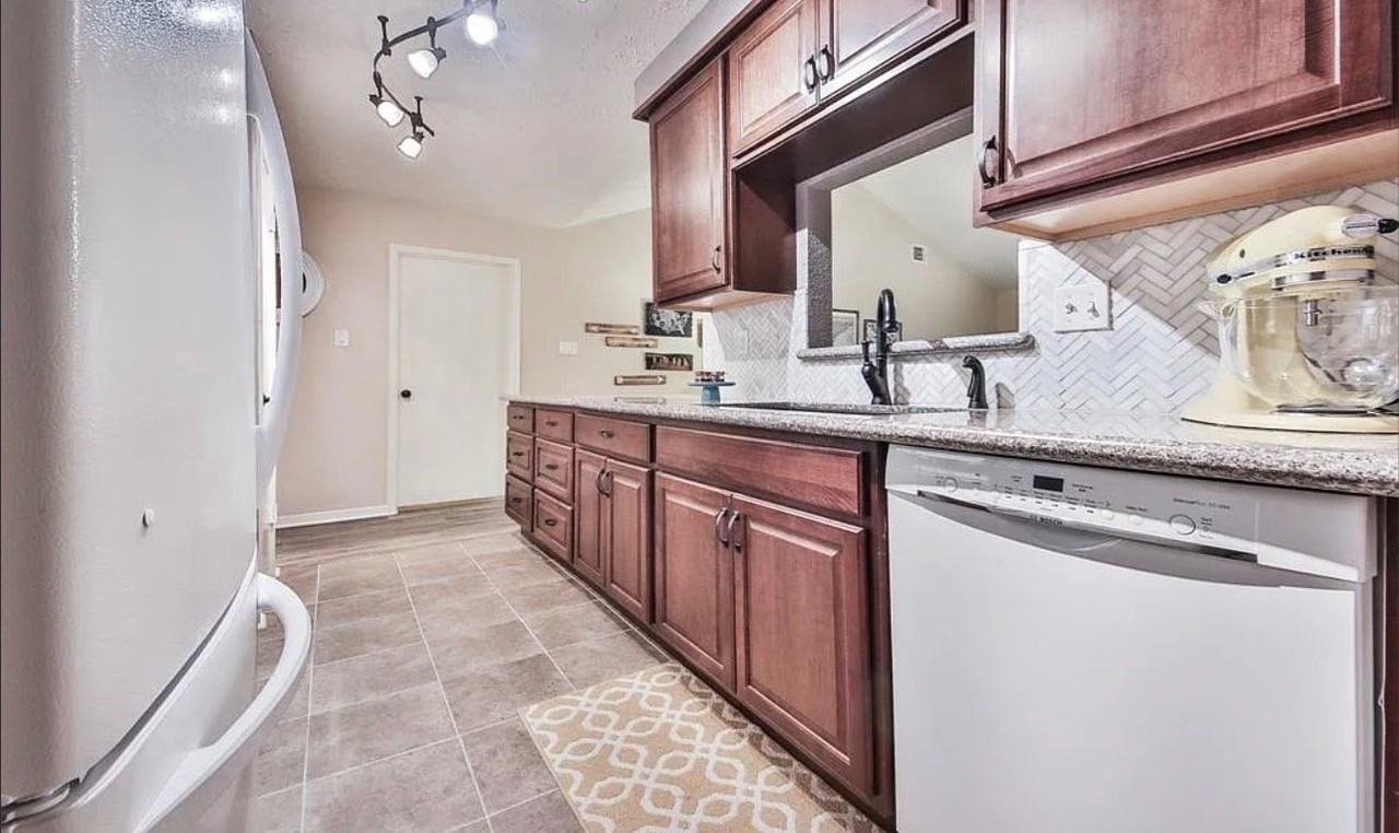 22822 Capitol Landing Ln - Photo 5 of 11