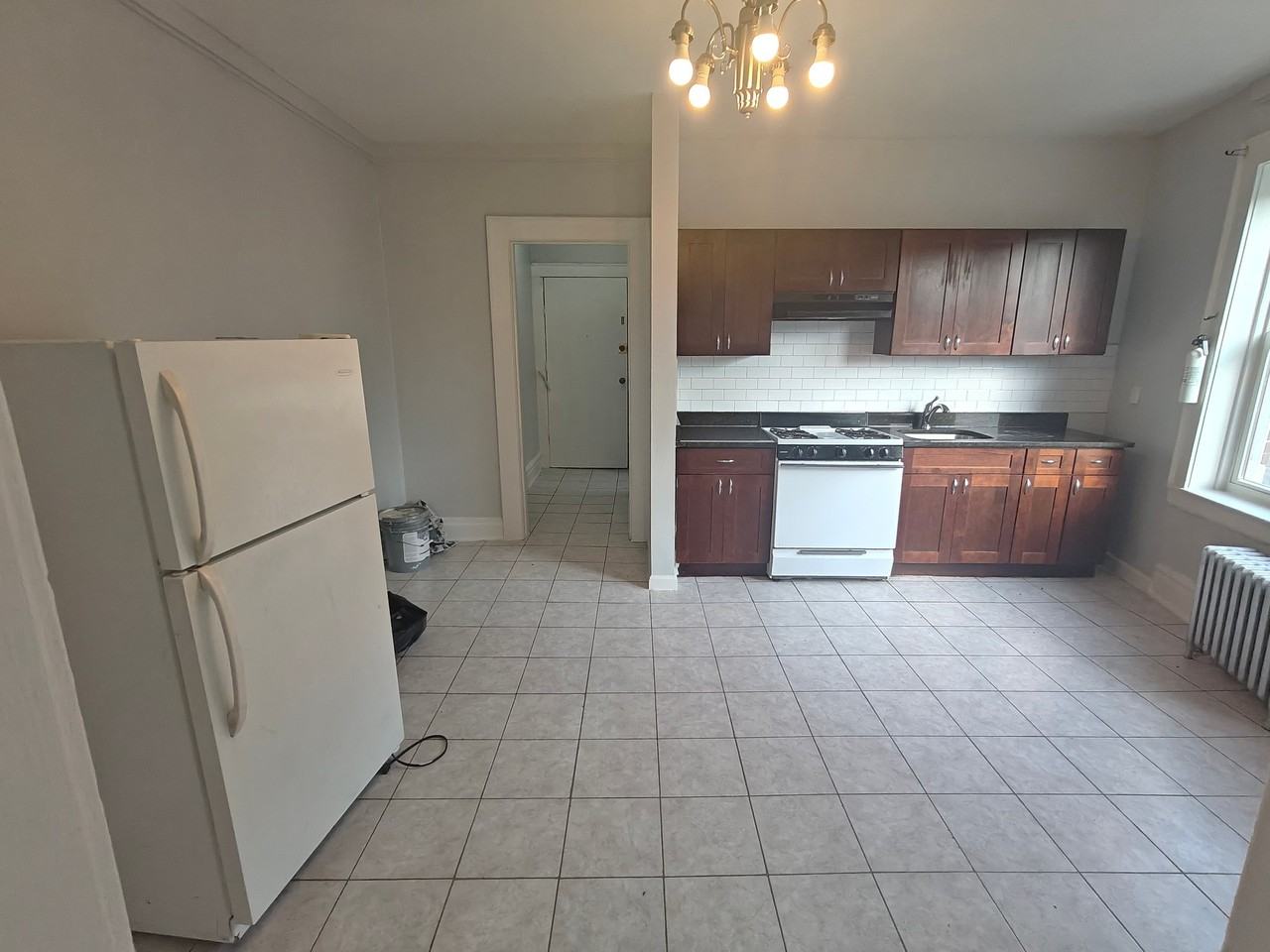 653 Summer Ave #9 - Photo 3 of 5