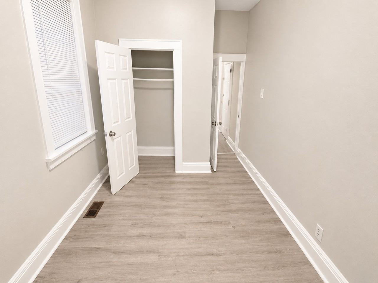35 Hanford St #1R - Photo 3 of 7