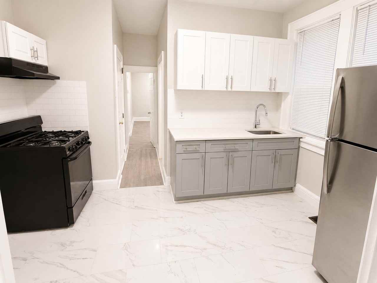 35 Hanford St #1R - Photo 5 of 7