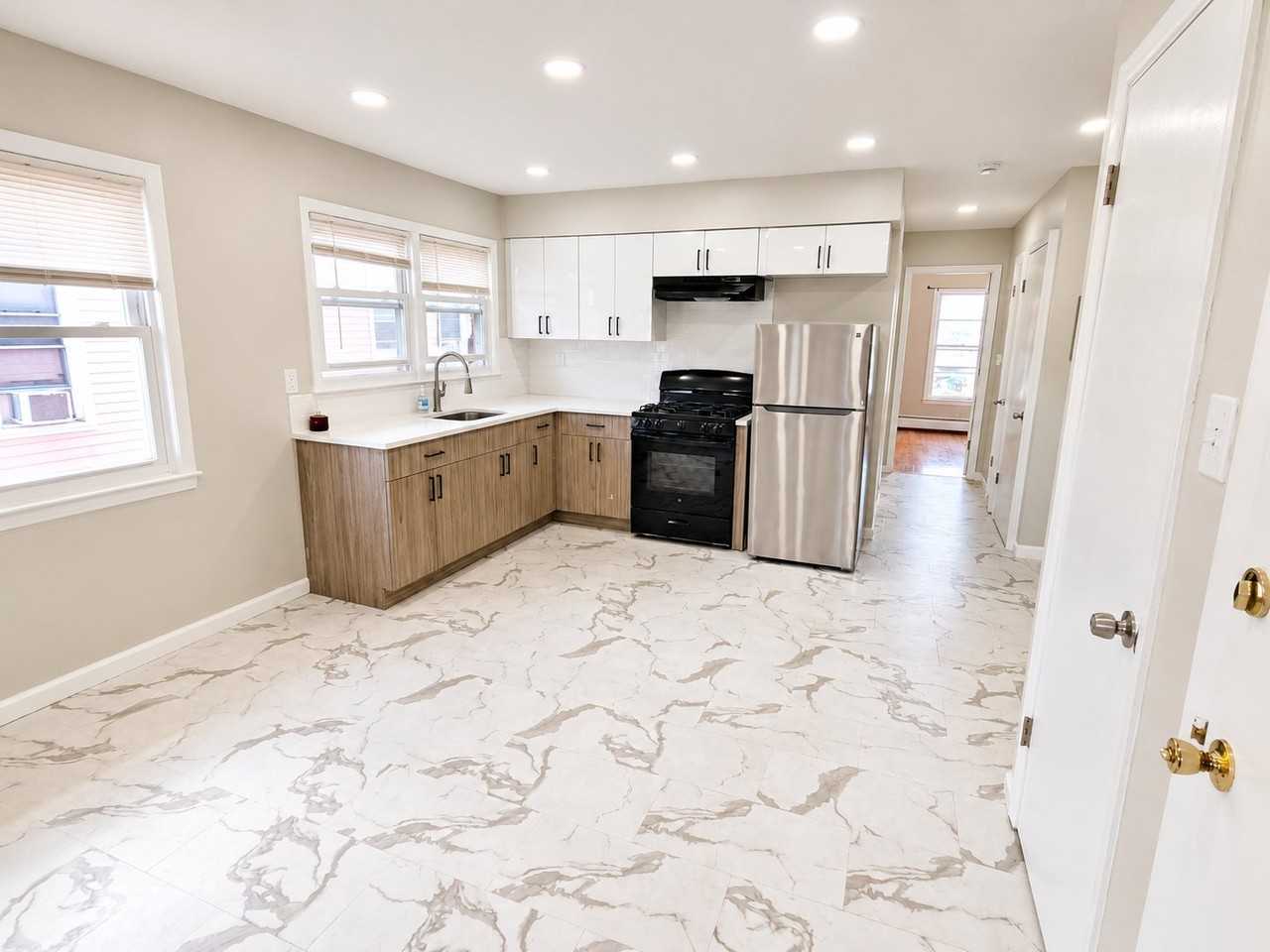 9 Stecher St #3L - Photo 3 of 5