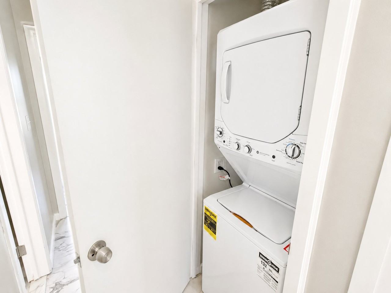 9 Stecher St #3L - Photo 4 of 5
