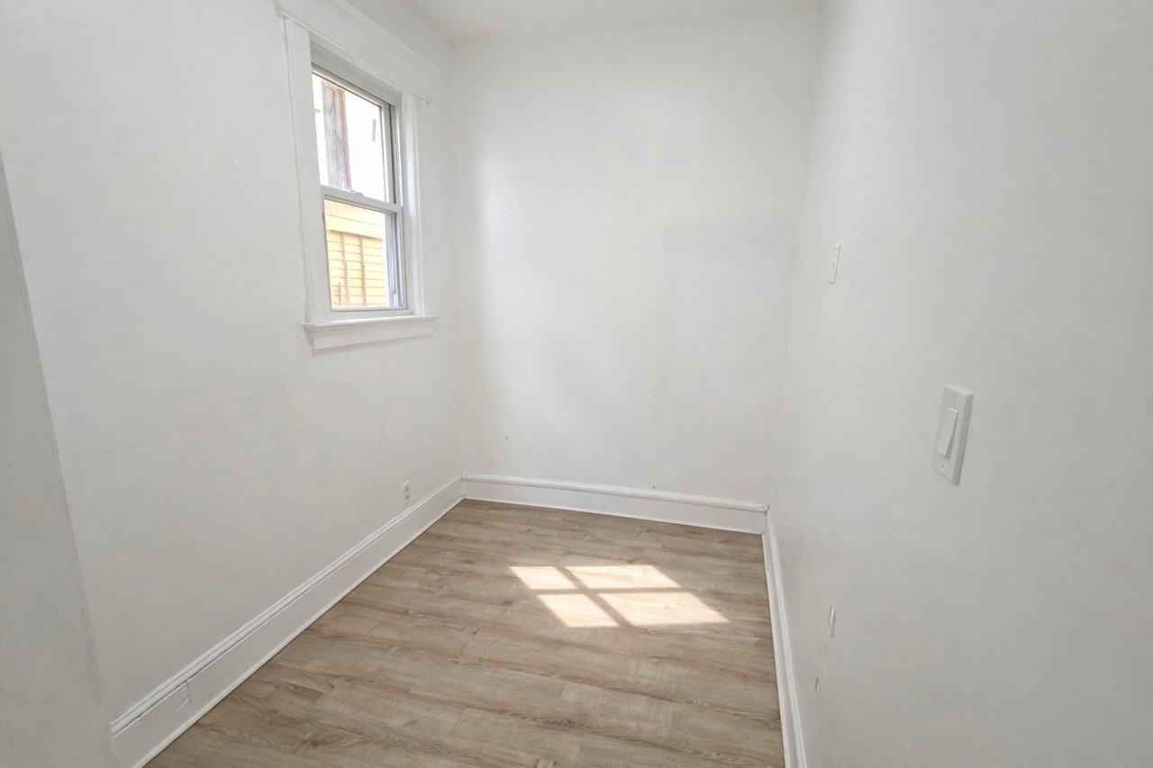 878 S 19th St #1 - Photo 2 of 7