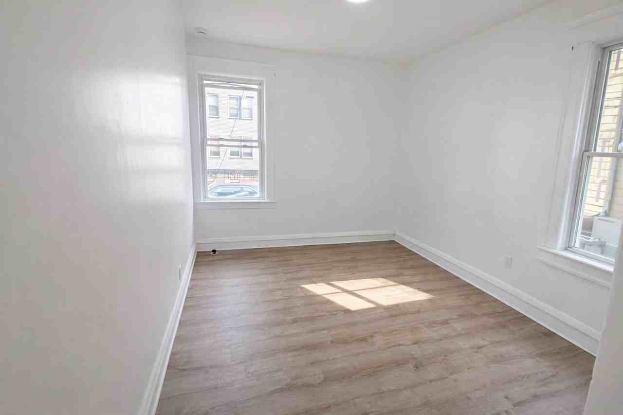 878 S 19th St #1 - Photo 4 of 7