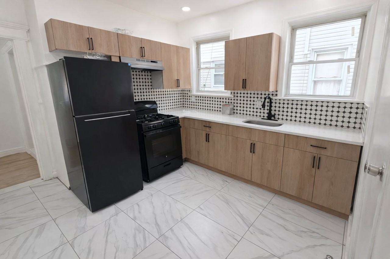 878 S 19th St #1 - Photo 6 of 7