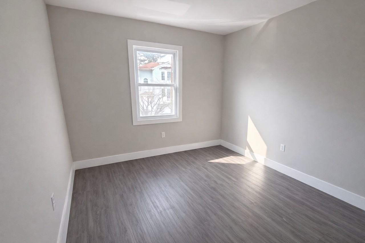 494 S 18th St #3 - Photo 2 of 7