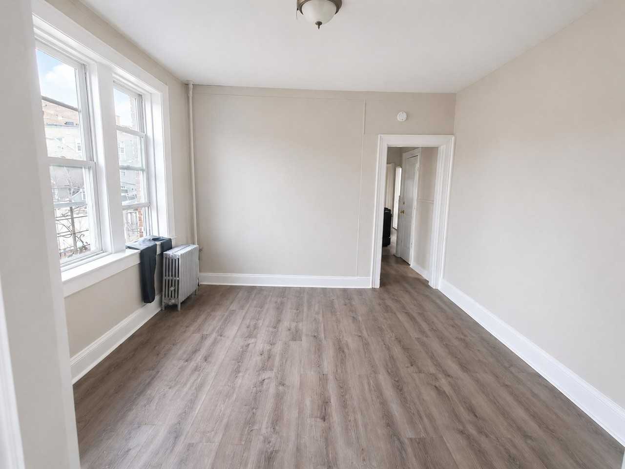 731 S 13th St #2L - Photo 3 of 7