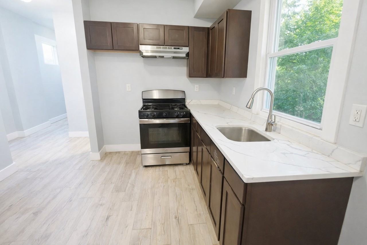 745 S 18th St #1R - Photo 6 of 7