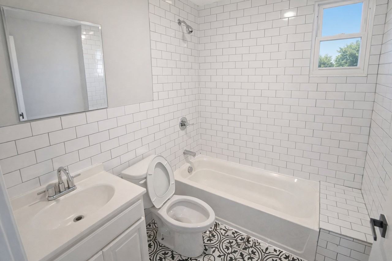 745 S 18th St #1R - Photo 7 of 7