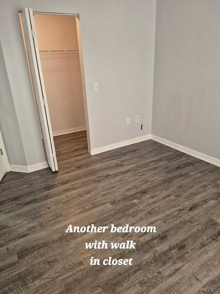 2425 22nd St - Photo 3 of 9