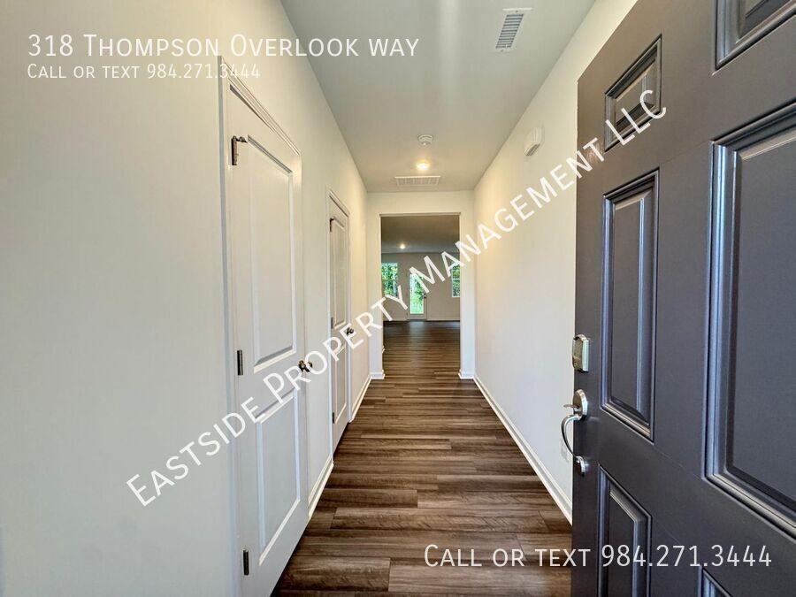318 Thompson Overlook Way - Photo 2 of 20