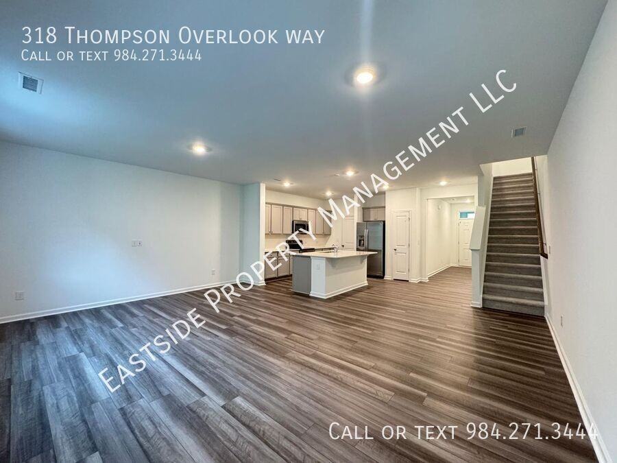 318 Thompson Overlook Way - Photo 3 of 20
