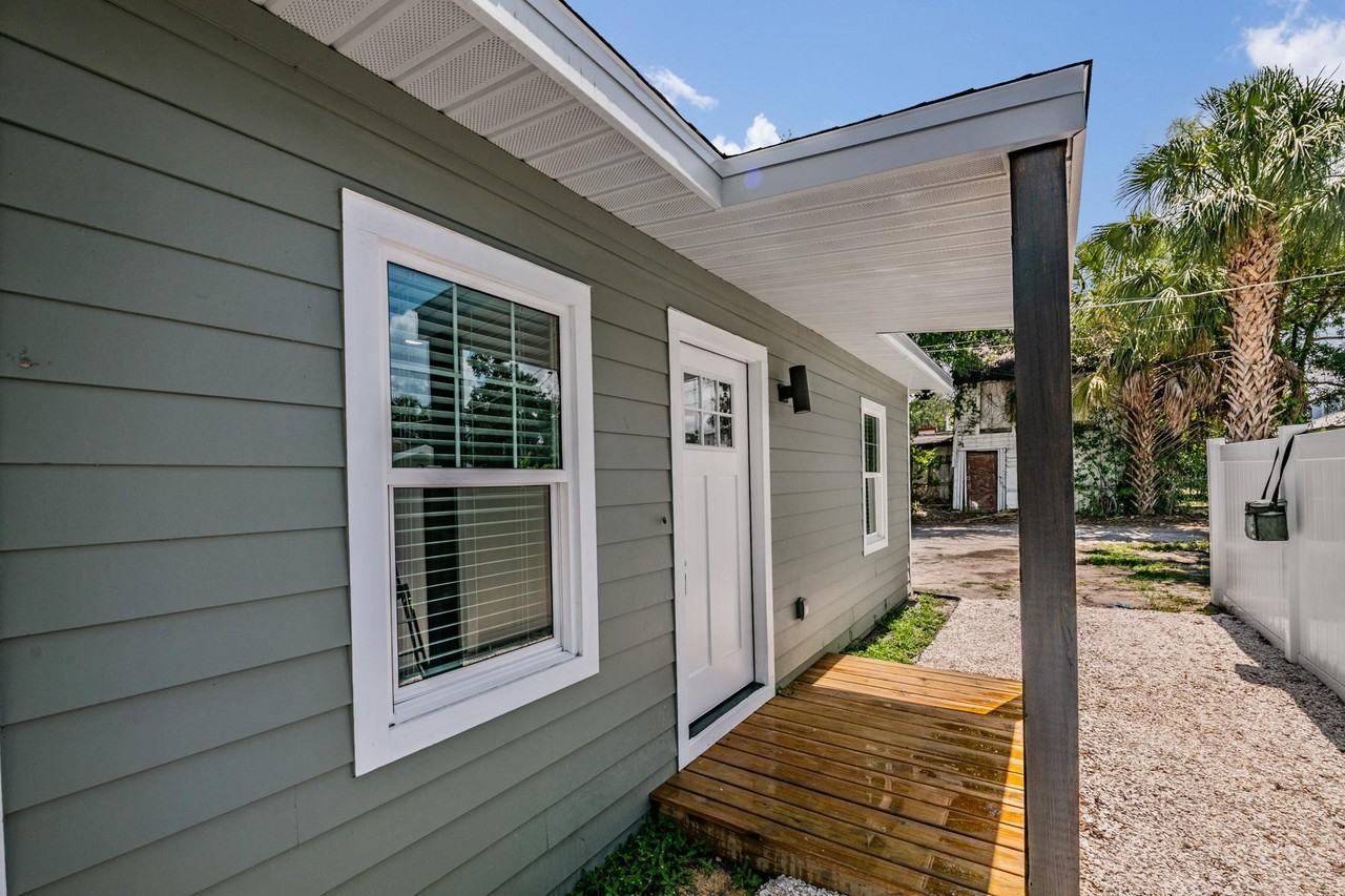 701 W Plaza Pl #C - Photo 2 of 18