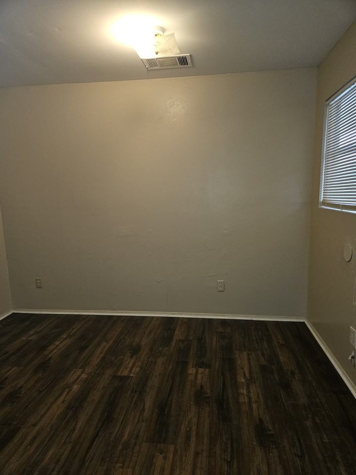 204 E Dullnig Ct #12 - Photo 4 of 5