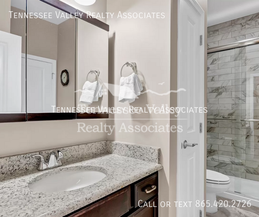 7013 Pemmbrooke Shire Ln - Photo 4 of 16