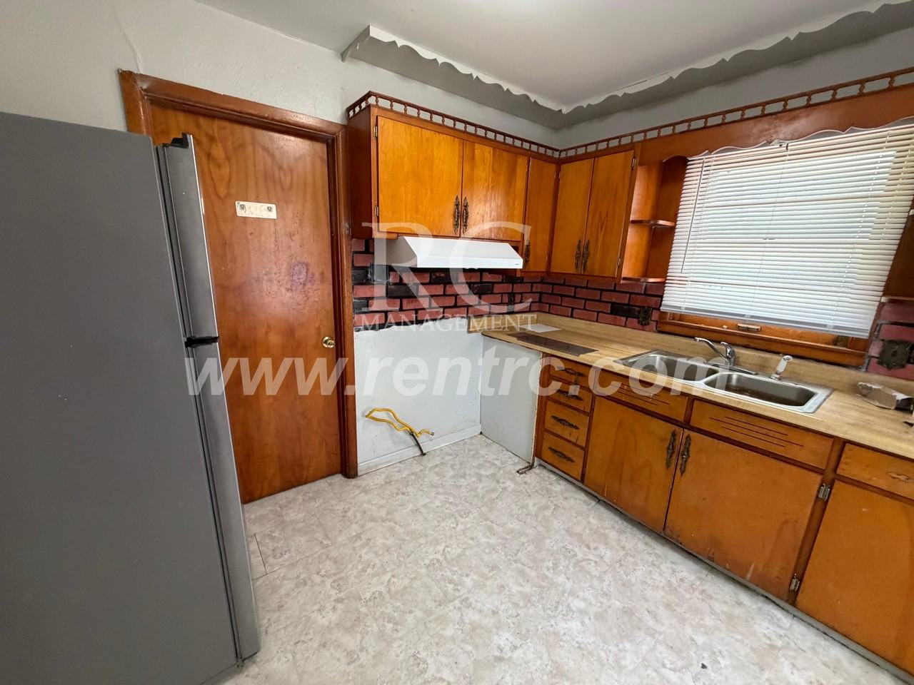 919 Martin St - Photo 2 of 15