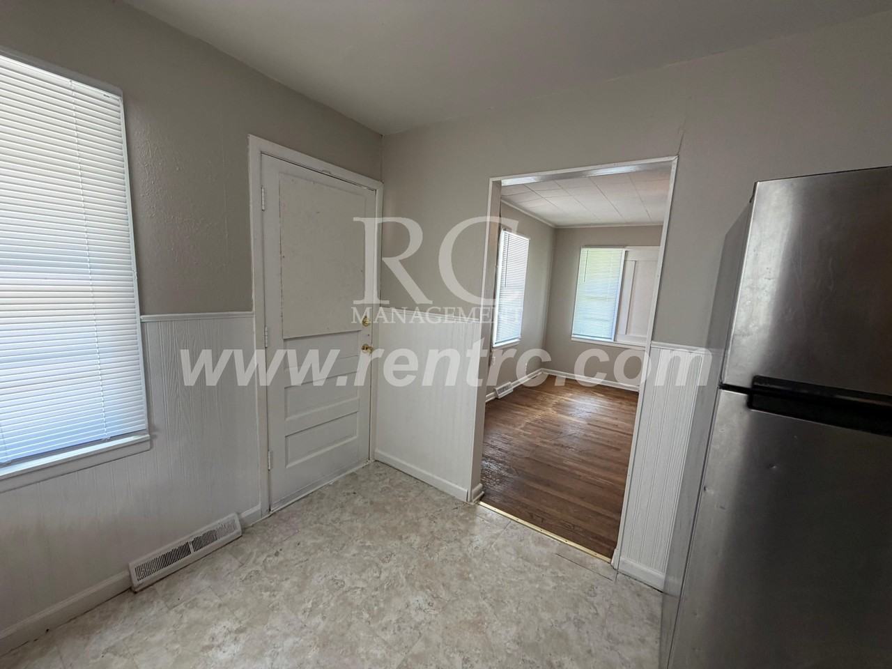 919 Martin St - Photo 3 of 15