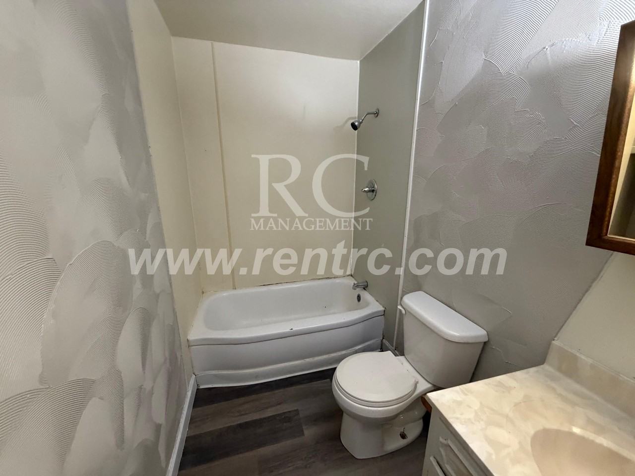 919 Martin St - Photo 4 of 15