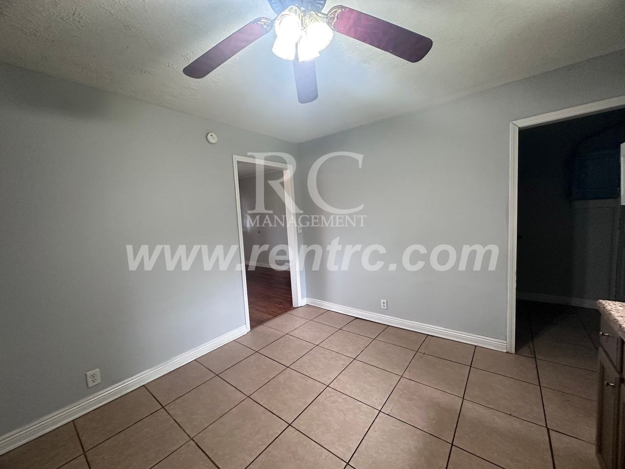 212 Logan St - Photo 7 of 13