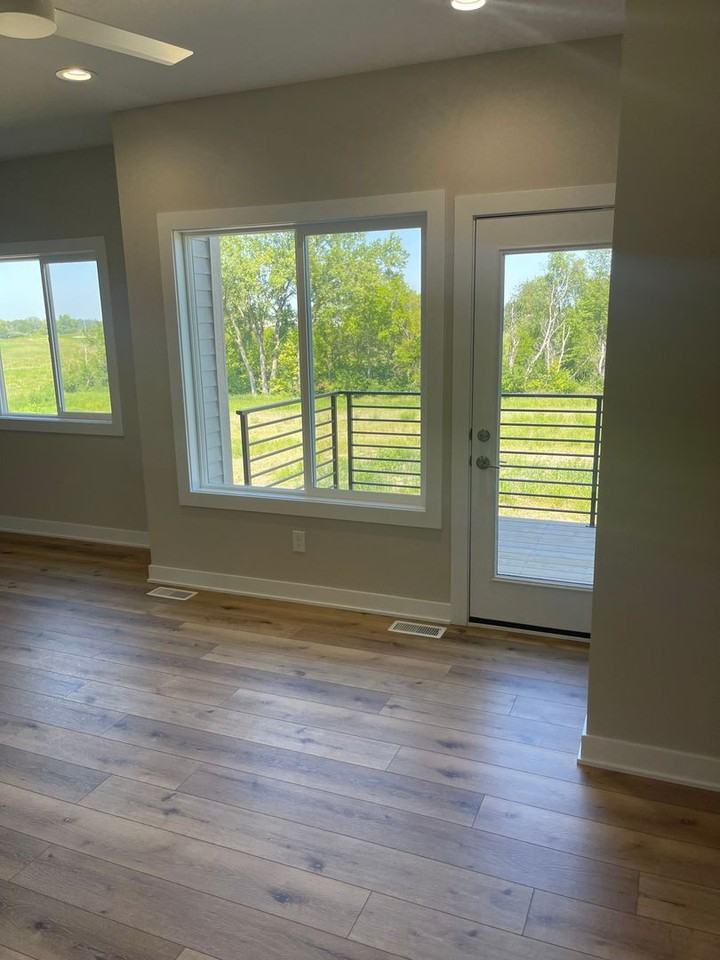 342 Harmony Ave - Photo 3 of 13