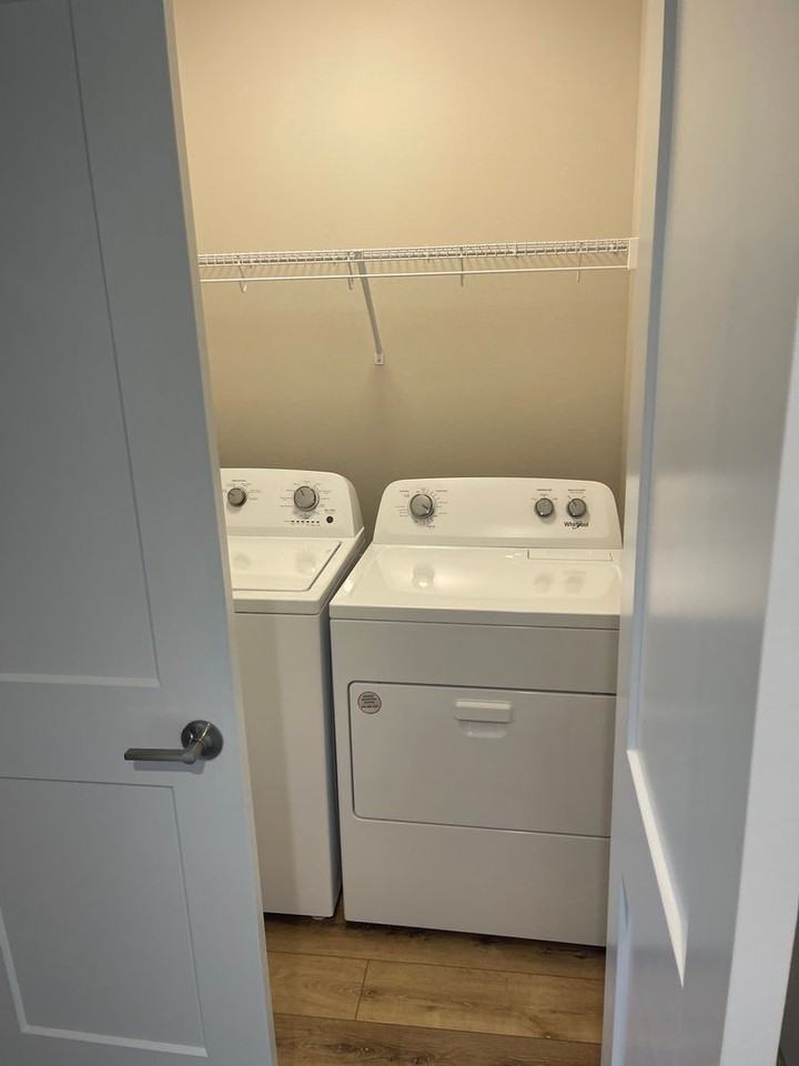 342 Harmony Ave - Photo 7 of 13
