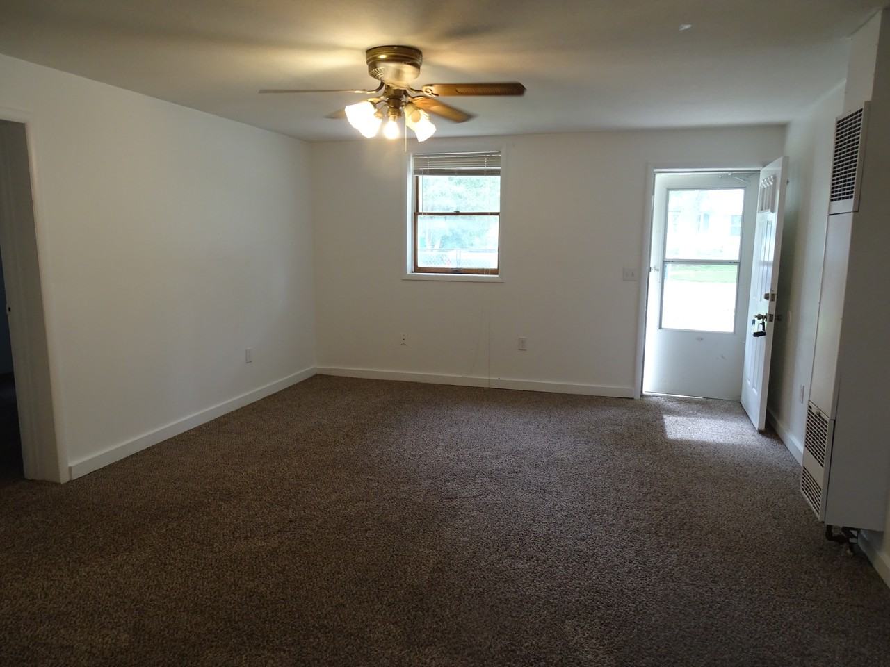 126 N Washington St #4 - Photo 2 of 12