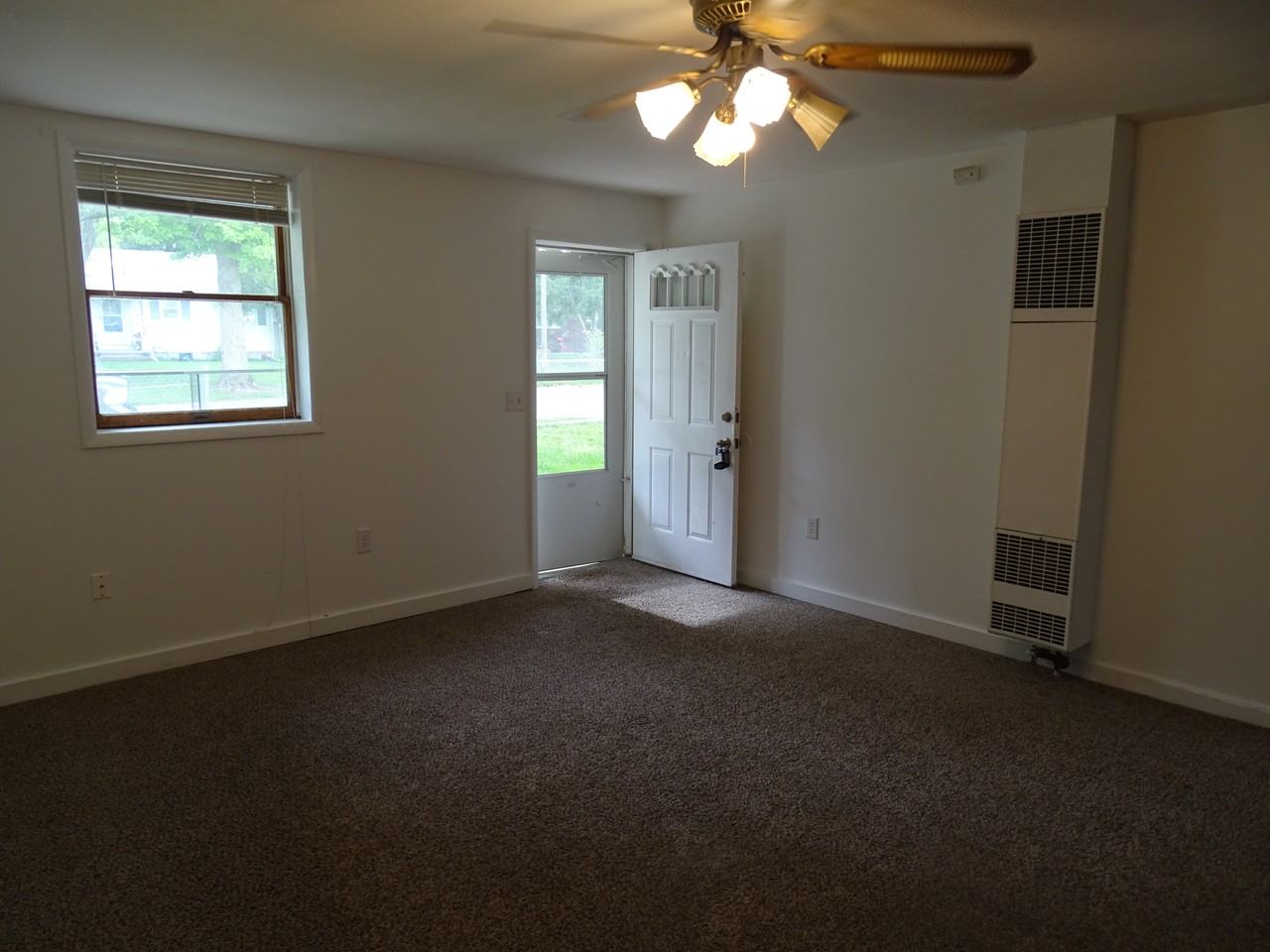 126 N Washington St #4 - Photo 4 of 12