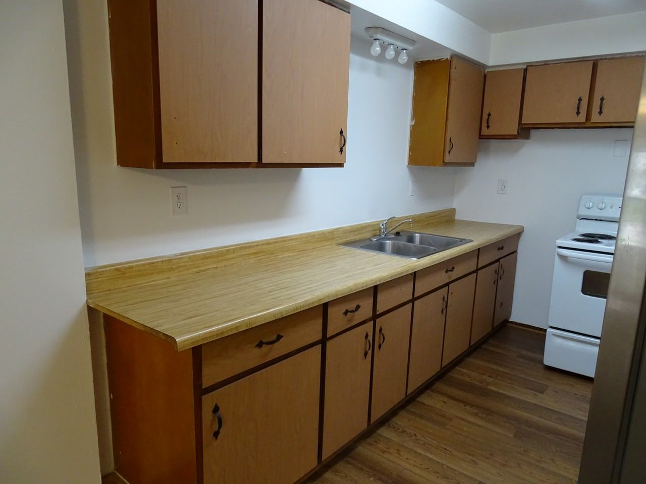 126 N Washington St #4 - Photo 5 of 12