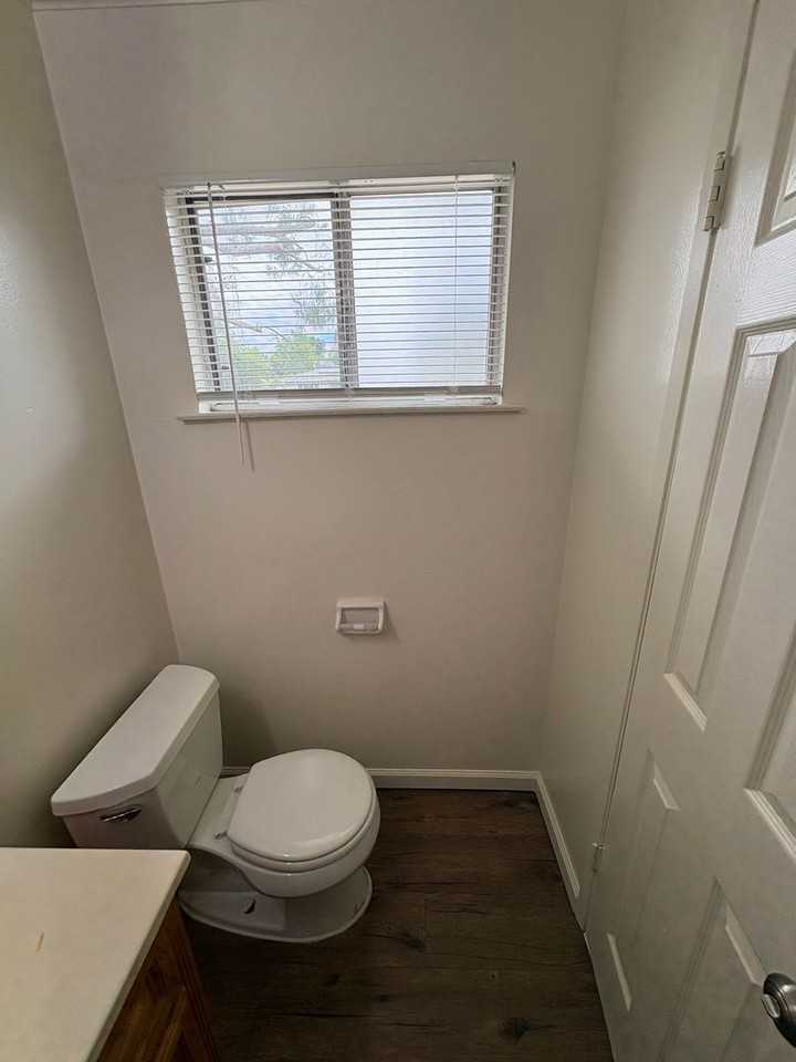 1642 S West St - Photo 3 of 32