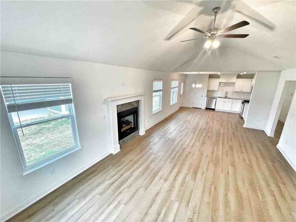591 N Cresswell Dr - Photo 3 of 18
