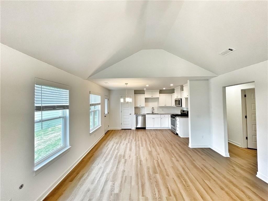 591 N Cresswell Dr - Photo 6 of 18