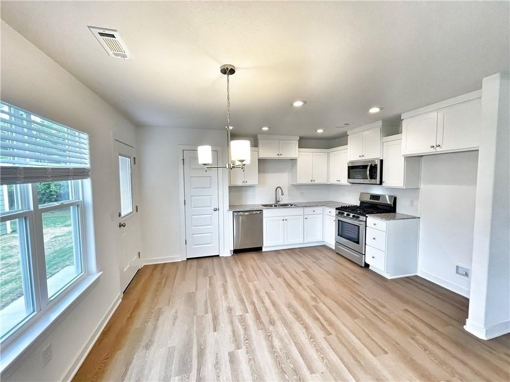 591 N Cresswell Dr - Photo 7 of 18