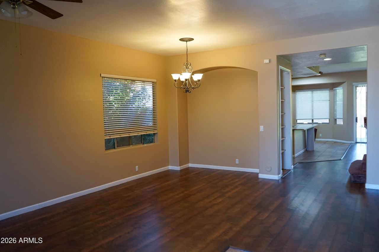 541 N Danielson Way - Photo 3 of 50
